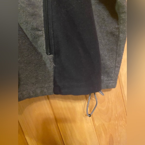 Champion Men’s Gray and Black Zip-Up Fleece Jacket - Picture 4 of 12